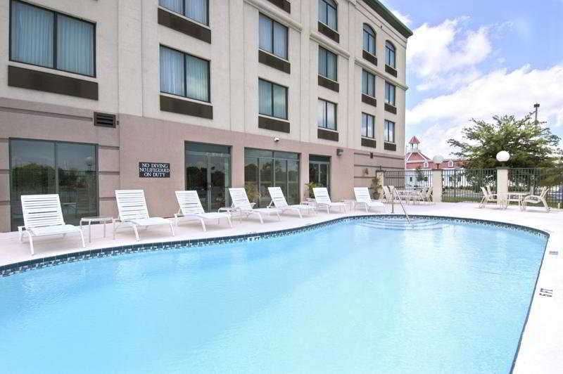 La Quinta By Wyndham Clearwater South Hotel Exterior photo